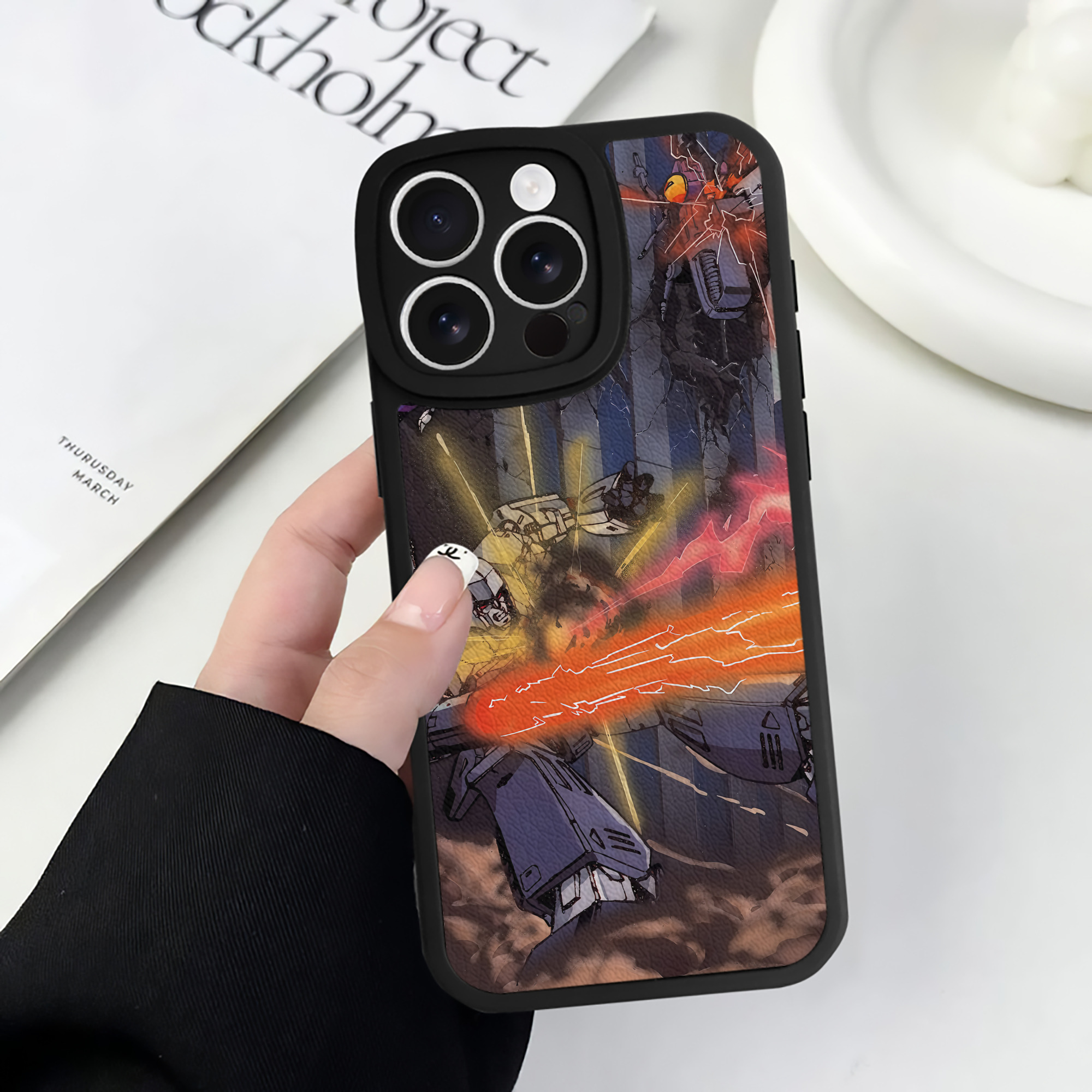 （画像用） Transformers トランスフォーマー 【iPhone 16シリーズ対応】シリコンスマホケース（レザー調） 材質：シリコン